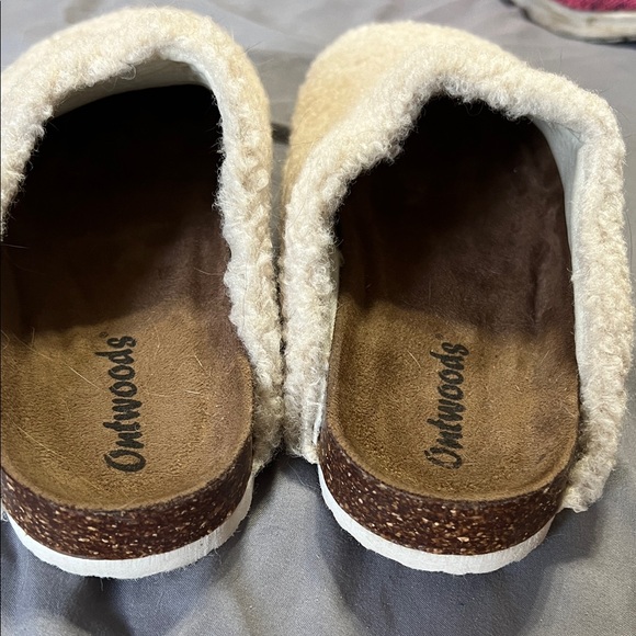 Sherpa Slippers - Picture 4 of 4